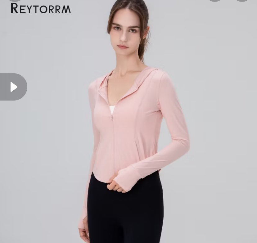 readyoctober's tweet photo. guys ada yg jual ini size M gaa https://t.co/4a8wB3FGUQ