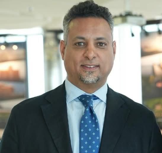 YemenOnlineinfo's tweet image. Assassination of #Yemeni-British Development Official in Aden… Are the #Houthis Behind It? 

Aden – The city of Aden witnessed, on Sunday afternoon, a mysterious assassination targeting a prominent development official holding both Yemeni and British nationalities, raising