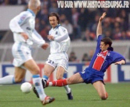 MaillotsPSG's tweet photo. 04/05/1999. Mené par l'@OM_Officiel à 5 minutes de la fin, le #PSG renverse la situation et s'impose : 2️⃣-1️⃣
⚽️ Simone, Rodriguez
🔗 https://t.co/Yj3qYjvWKu
🎦 https://t.co/uTg2VMv5LQ
#PSGOM https://t.co/l4h0BfBvXx