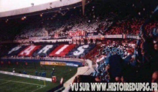 MaillotsPSG's tweet photo. 04/05/1999. Mené par l'@OM_Officiel à 5 minutes de la fin, le #PSG renverse la situation et s'impose : 2️⃣-1️⃣
⚽️ Simone, Rodriguez
🔗 https://t.co/Yj3qYjvWKu
🎦 https://t.co/uTg2VMv5LQ
#PSGOM https://t.co/l4h0BfBvXx