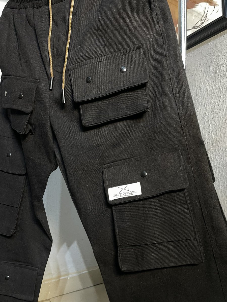Niel of .Niel's Apparel. tweet media