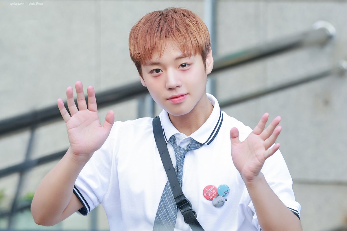 SpringGlow529's tweet image. 260501 뮤뱅 퇴근 HQ

지훈이랑 함께 시작한 may💚💛💖

#박지훈 #PARKJIHOON #REFLECT #BODYELSE