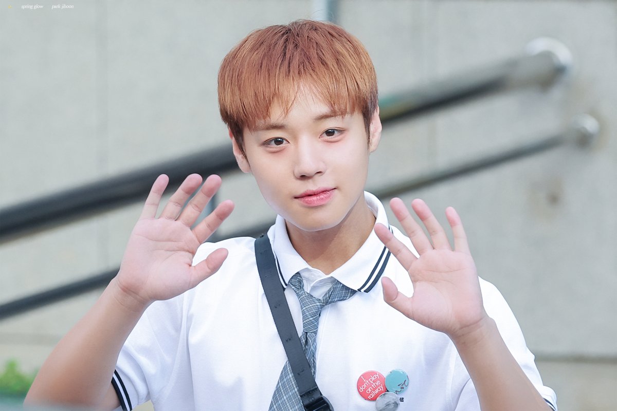 SpringGlow529's tweet image. 260501 뮤뱅 퇴근 HQ

지훈이랑 함께 시작한 may💚💛💖

#박지훈 #PARKJIHOON #REFLECT #BODYELSE