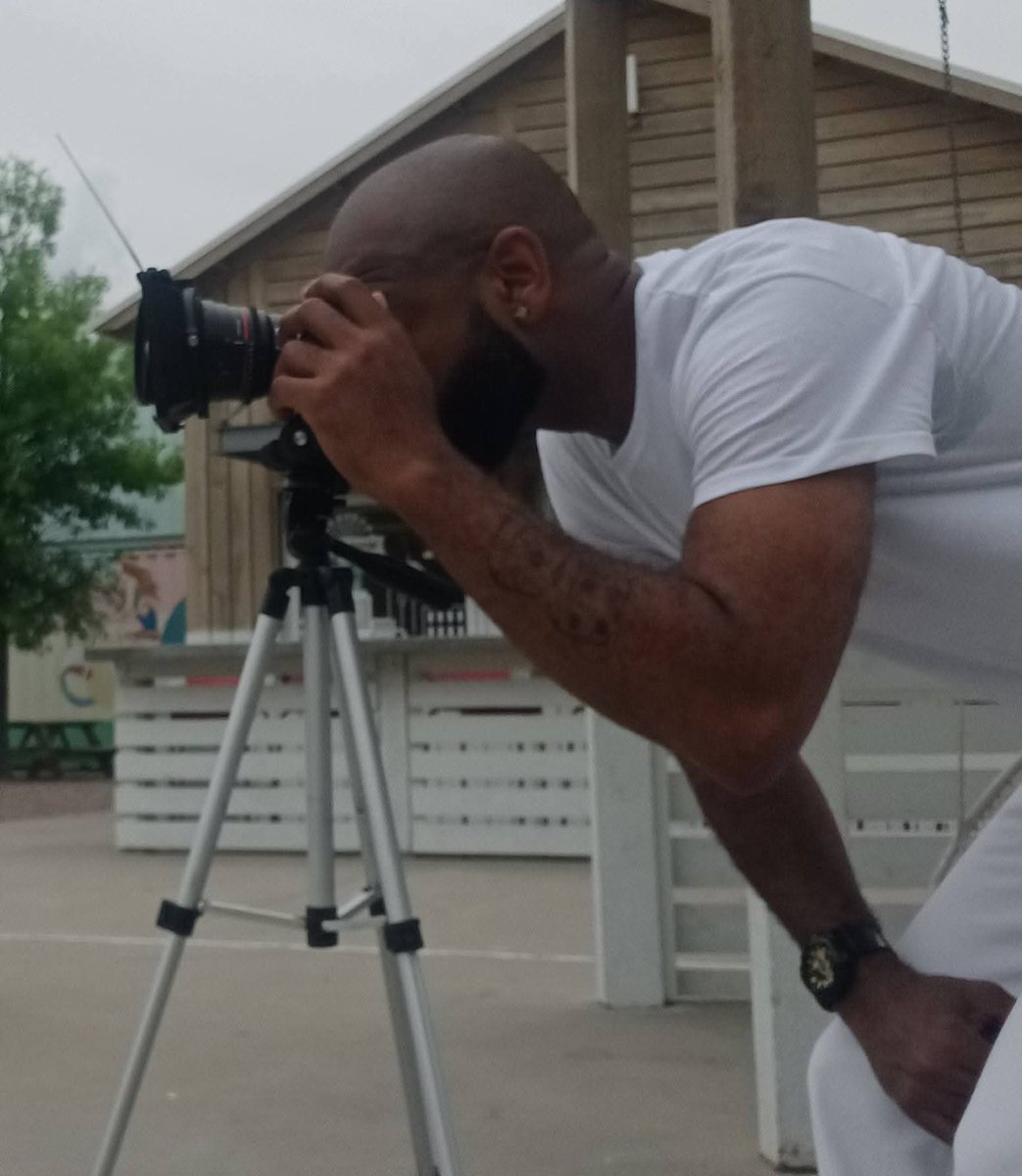 grafevadesign's tweet photo. Once I picked the Camera 📷  up &amp; really got into #Photography it just came natural to me. Its almost like another form of drawing or creating art to me. I have an exceptional ability to notice &amp; observe fine details, subtle changes &amp; specific qualities others might overlook. https://t.co/tlhp4eXgXI