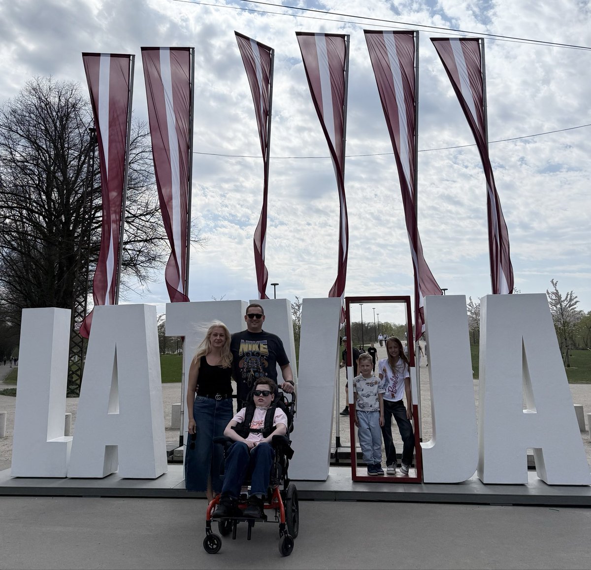 kmagurs's tweet photo. 🇱🇻 LATVIJA 🇱🇻

Mums katram 🇱🇻 “Latvija” ir citāda! Man ❤️ “Latvija” ir ģimene, mājas, latviskās sajūtas un patriotisms!

Priecīgus visiem 🇱🇻 valsts svētkus! https://t.co/sndCMrJTZv