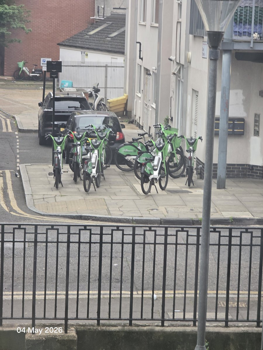 redletha's tweet photo. @HackneyNorthLab @hackneycouncil this is the view from my bedroom window on Arcola Street, as a disabled resident of Hackney, with MS, and knowing there are more disabled living on my estate, I'm sure you see why I post this. It's not the first time the paths have been blocked. https://t.co/q73kfzjLwd