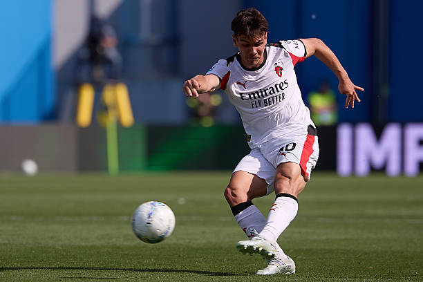 Milan Posts tweet media
