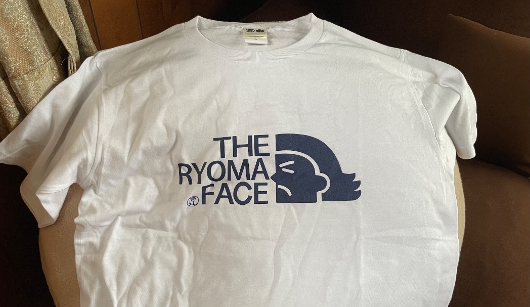 mojankovic's tweet photo. 土佐みやげ
・桂浜デニーロハンカチ・龍馬Tシャツ
・シンタロウバッグ・よさこいTシャツ https://t.co/lLx4J9NBN6