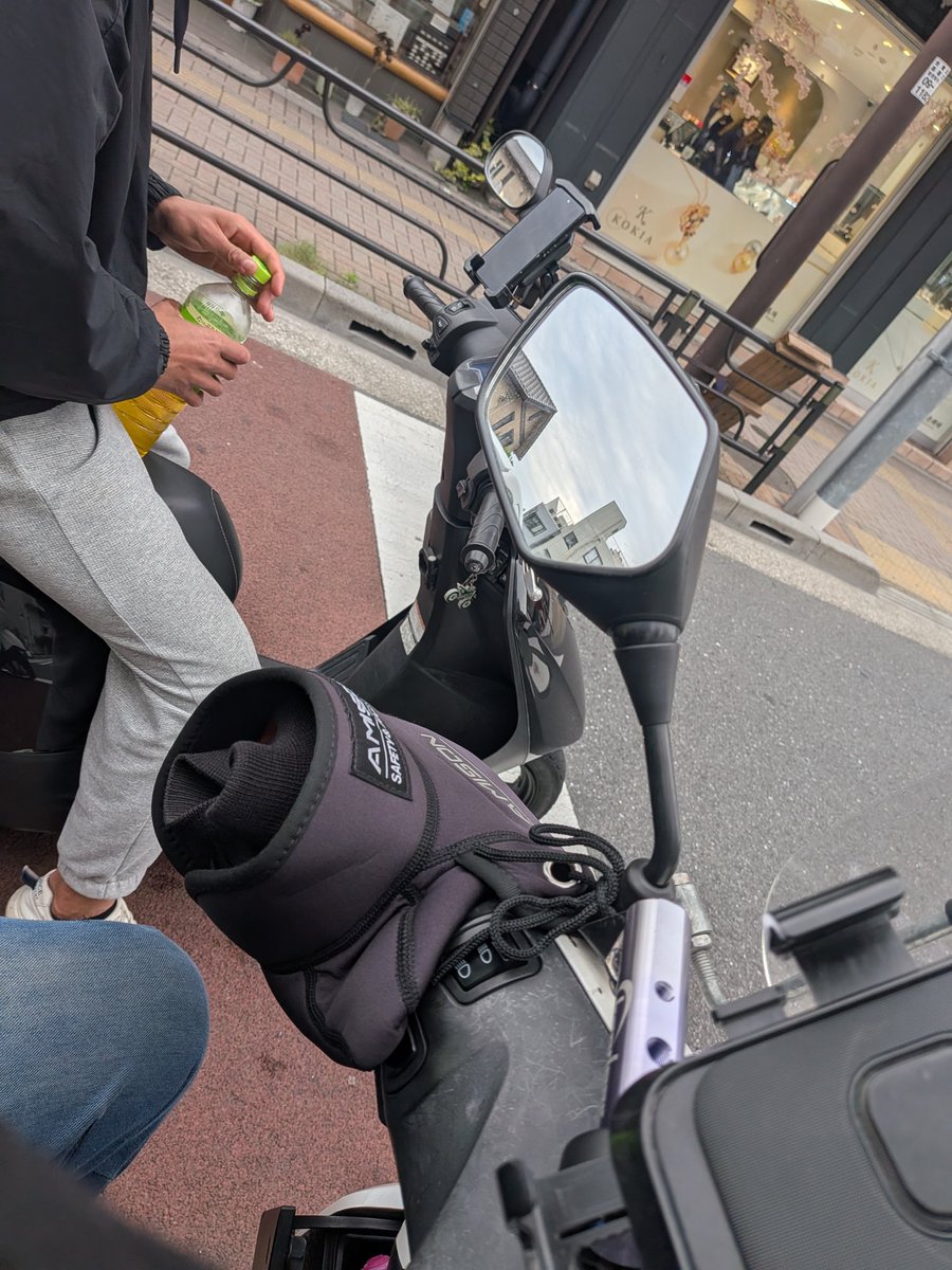 ブシニャン tweet media