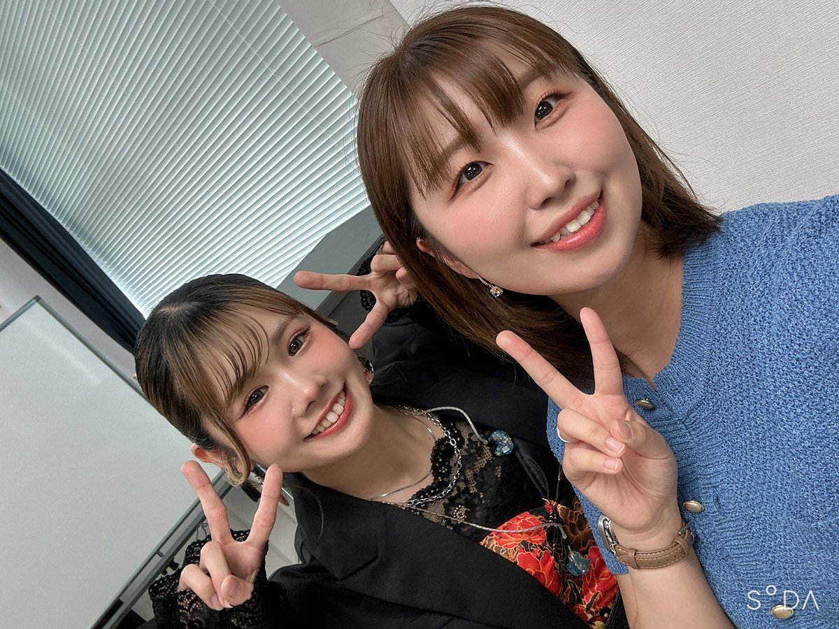 nau_kr_'s tweet photo. shimoちゃんと4年ぶりに📸
4年前のゴスフェスステージで共演した時の写真を添えて、、
現場で会うことがあっても、写真を撮ったのは4年ぶり!
なんだか大人になったねぇとしみじみ🤭
数少ない98年生まれの仲間です💕💕
#samuraiapartment
#shimo
#98line https://t.co/yLyeGPRBly