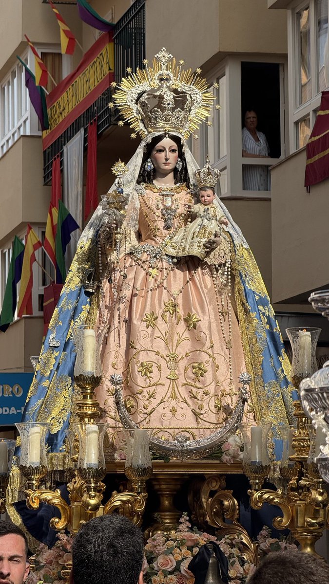 Ayer salió la Virgen del Barrio. 

Qué alegría gozar de tu presencia Rosario. 💙 
Día grabado en mi corazón por siempre. 

#CofradiasMLG
<a href="/PatronaElPalo/">Hdad del Rosario Patrona de El Palo</a>