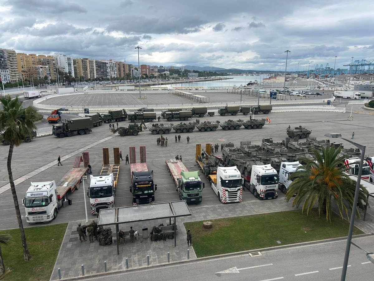 COMGECEU_ET's tweet image. Lideradas por el Tercio Duque de Alba 2º de #LaLegión #TERLEG2, unidades de la Comandancia General de #Ceuta se desplazan al Campo de Maniobras y Tiro Álvarez de Sotomayor #Almería para realizar un ejercicio.
📷movimientos de ida y regreso 
@MCANA_ET @EjercitoTierra