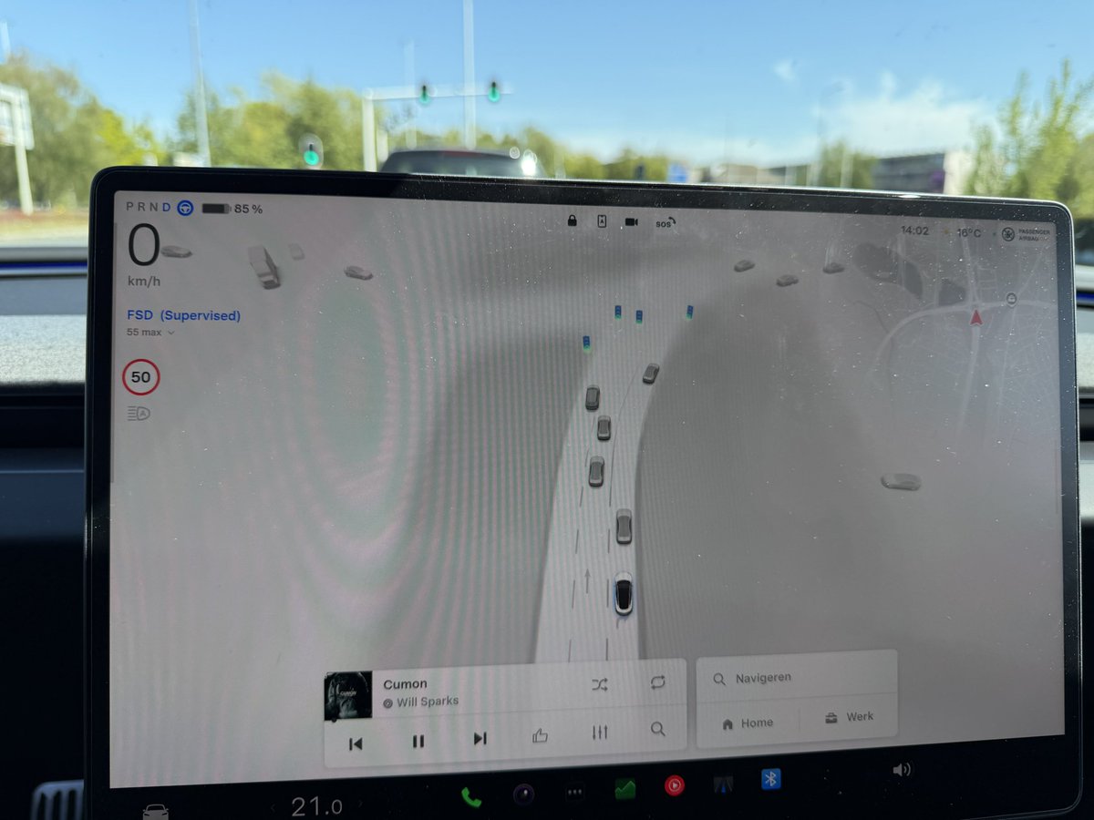 TeslaTracker tweet media