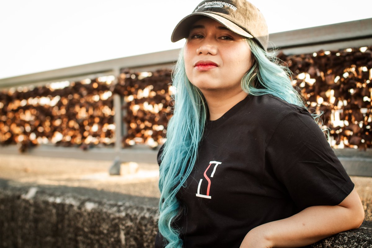 HalfHourPH's tweet photo. Vocalist fit check = approved 🎤

Half Hour shirt — ₱500
pang-gig, pang-araw-araw, pang-Taiwan ✈️

Ikaw, naka-order ka na ba? 👀

Pre-order now: https://t.co/4nbzrXnuIA

#HalfHour #BandMerchPH #OPM #SupportLocalMusic #IndiePH #MerchDrop https://t.co/oJ64IstxQd