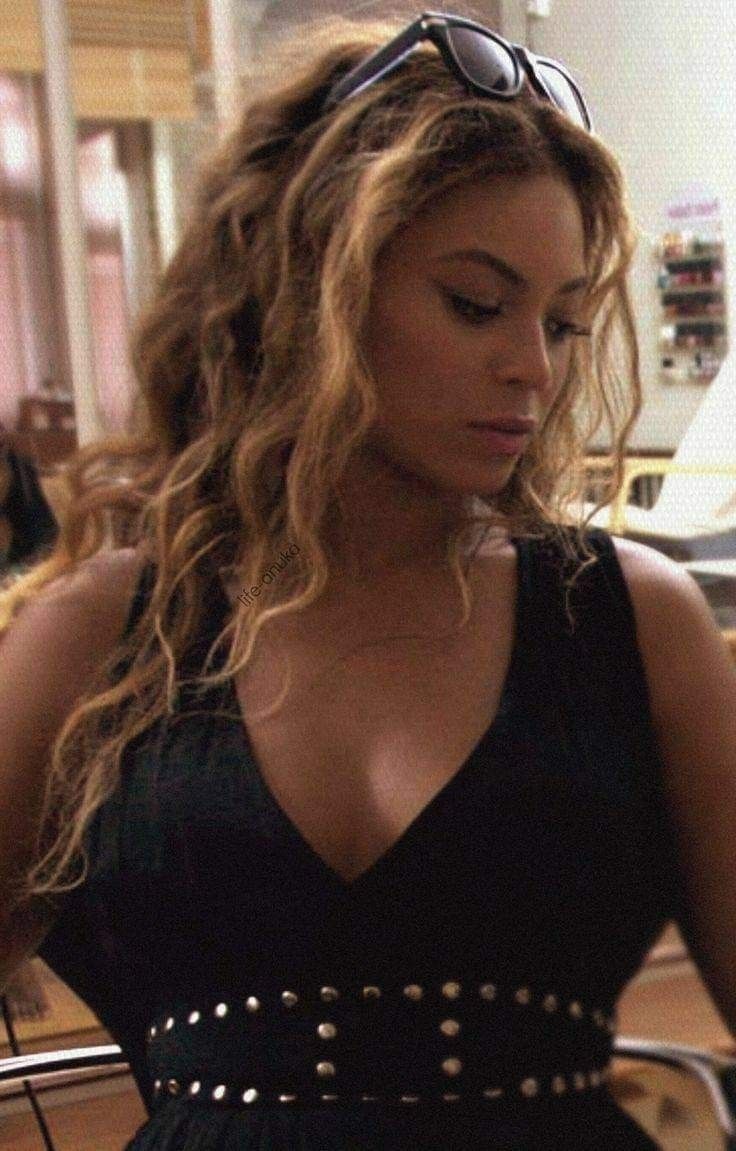 beyoncé hourly 𐚁ིྀ ৎ୭˚˖٠ tweet media