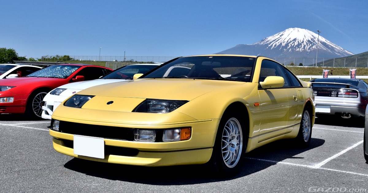 タミヤ フェアレディZ Z32 イエローパールを目指して塗って見た。 肉眼