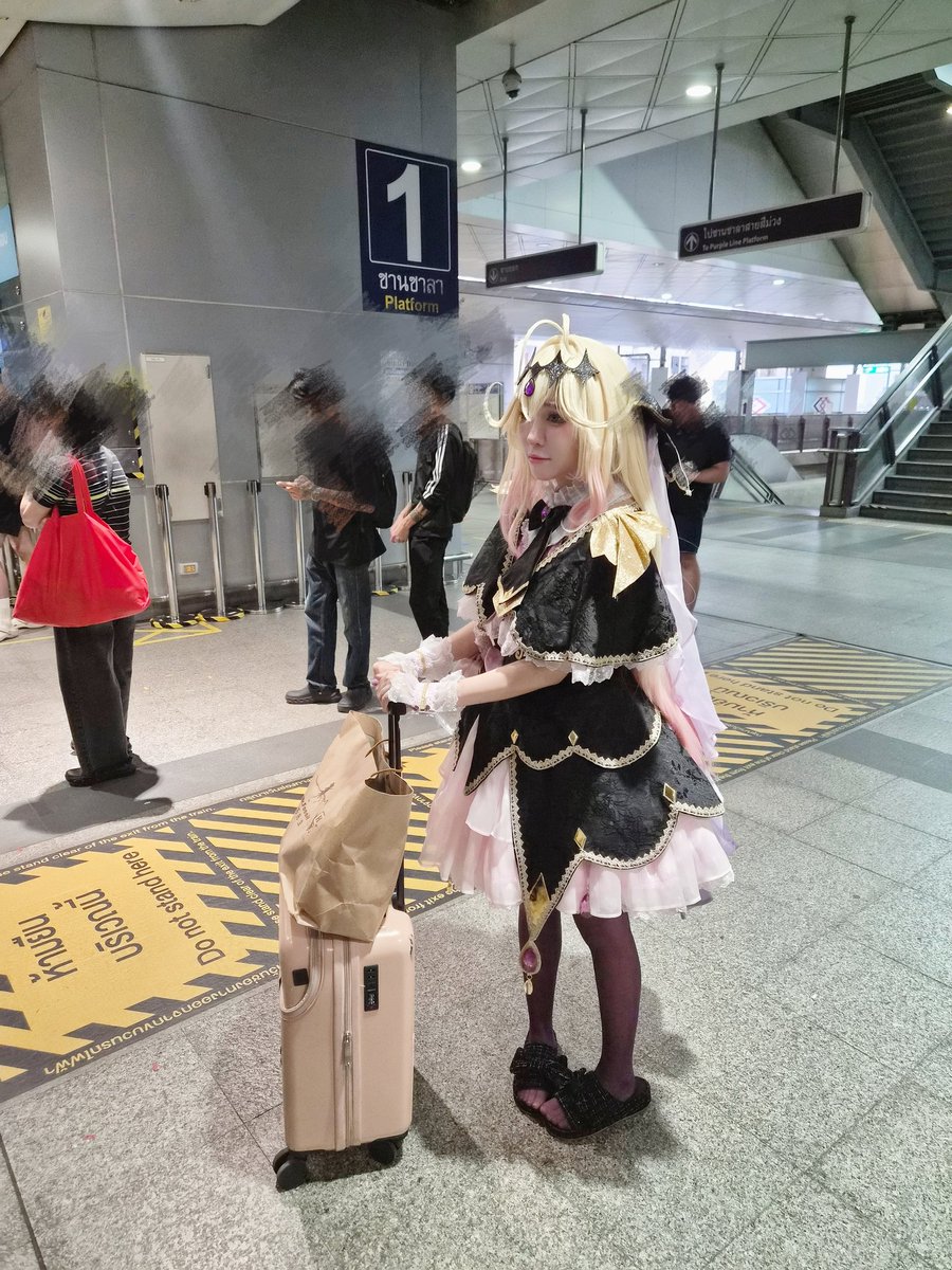 Lola.Cosplayer tweet media