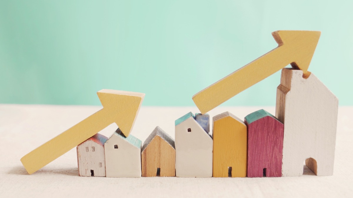 CONCOVI_Espana's tweet photo. 🔴 El precio de la #vivienda alcanza el 2️⃣2️⃣% interanual en España en abril y supera la barrera de los 3.000 €/m2
🏡 Una vivienda de 80 m2 se oferta de media en 247.082 € frente a los 202.694 de hace un año, 44.389 € de diferencia (21,9%)
https://t.co/kpfxCfoaLZ
@fotocasa https://t.co/obmwe5pb5t