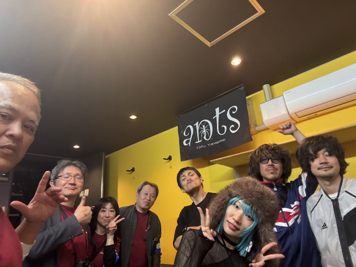 lampanfes_gifu's tweet photo. ランパンフェスvol.6
DAY1 振り返り
LilyClone

毎回その独特の世界観でフロアを飲み込み魅了する様が最高で初日のトリを果たしてくれた

ジャンルの違う4組がそれぞれ個性を発揮し輝いたイベントだったと実感した https://t.co/yEfBfM3A97