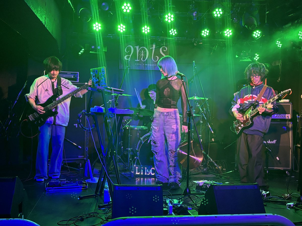 lampanfes_gifu's tweet photo. ランパンフェスvol.6
DAY1 振り返り
LilyClone

毎回その独特の世界観でフロアを飲み込み魅了する様が最高で初日のトリを果たしてくれた

ジャンルの違う4組がそれぞれ個性を発揮し輝いたイベントだったと実感した https://t.co/yEfBfM3A97