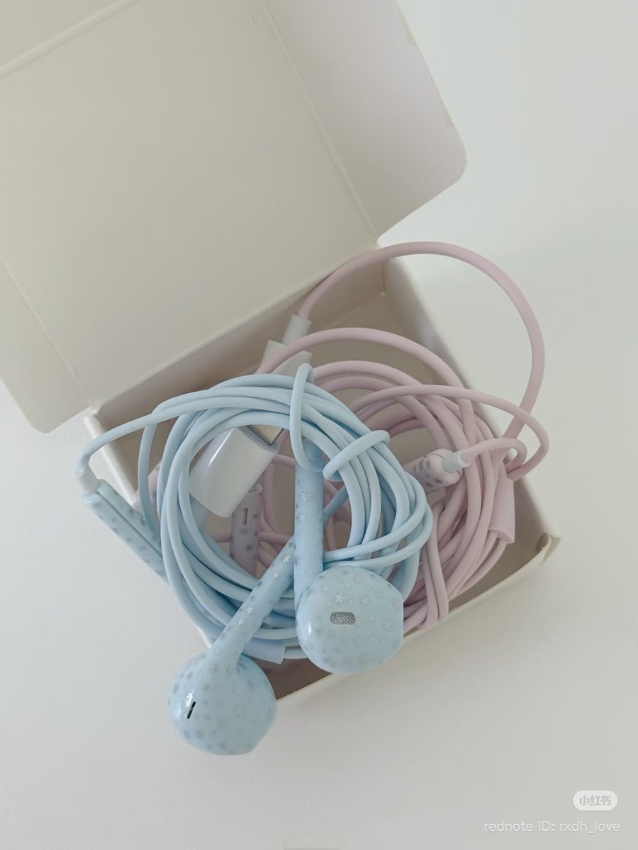 mytiny_stuff's tweet photo. oah headphones น่ารักเว่อ ⋆⭒𓆟⋆｡˚𖦹𓆜✩⋆ https://t.co/hEZYdwNvMt