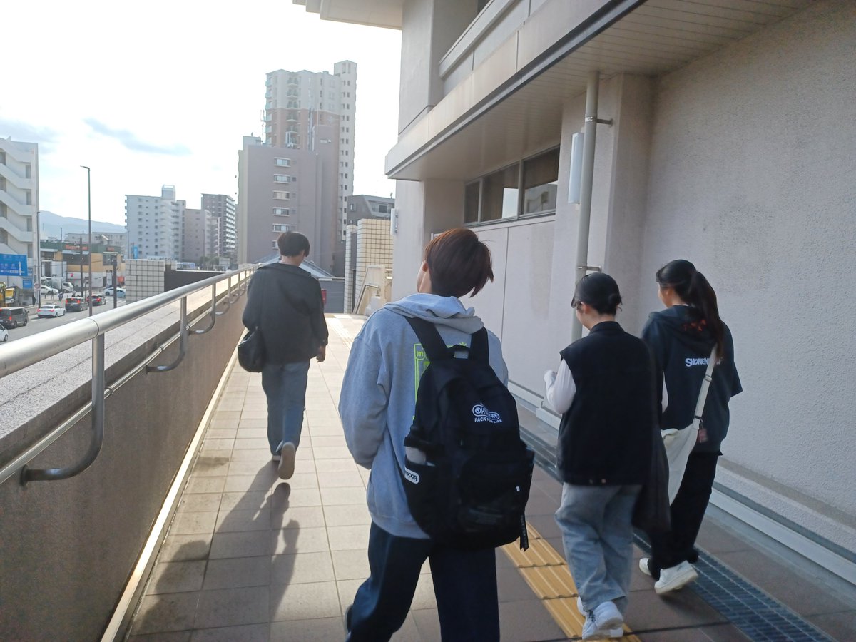 左から熊虎、ペリー、いお、たびー。
福岡で行われた照明ワークショップへ行ってきました✨
照明のイロハを学び糧にすることができたと思います！
他の部員にもこの知識を捧げて精進して参ります。