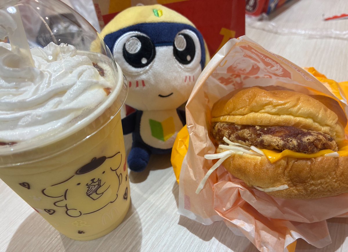 からピー tweet media