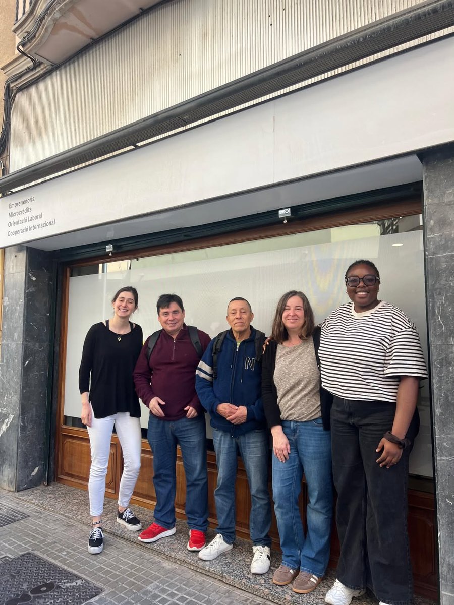 treballsolidari's tweet photo. Tras un proceso de formación y acompañamiento en #TreballSolidari, Carlos y José emprenden esta nueva etapa con su idea de negocio: una iniciativa de transporte de mercancías.

🇪🇺 Recordar que este proyecto cuenta con la cofinanciación de los Fondos Europeos https://t.co/kAJWZrrqsZ