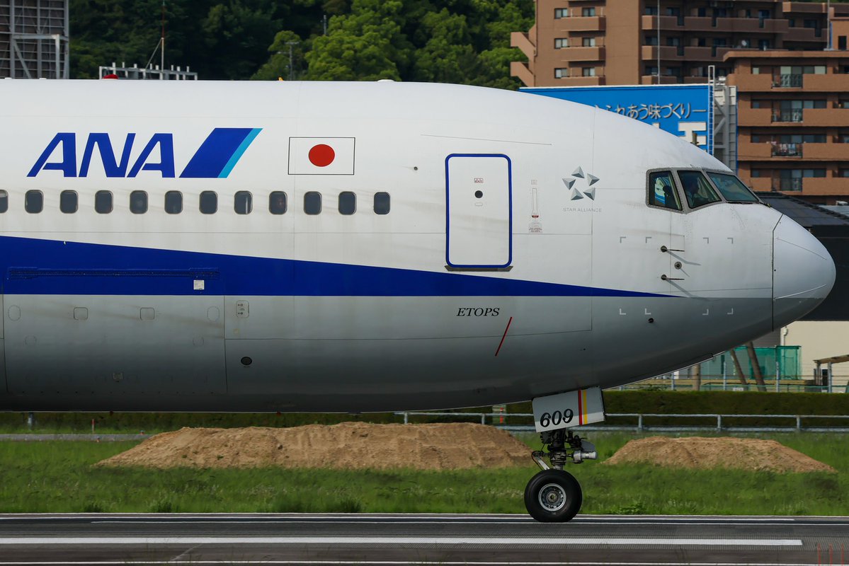 gm3685929653969's tweet image. 2026/5    MYJ
ANA   B772    JA743A
            B763   JA609A
どっちもかっこいい！
#ANA #B777 #B767 #松山空港 #MYJ