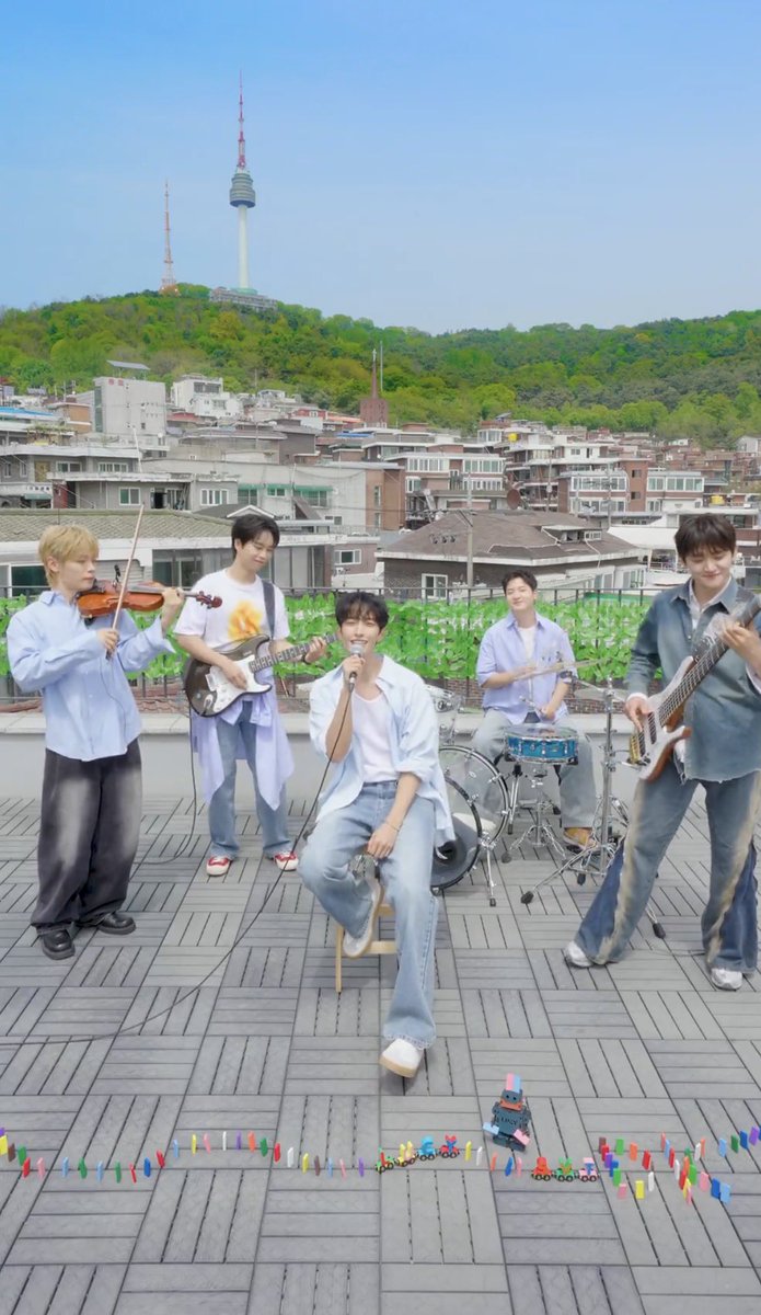dokyeom’s rockstar 🌻🐰☘️ tweet media