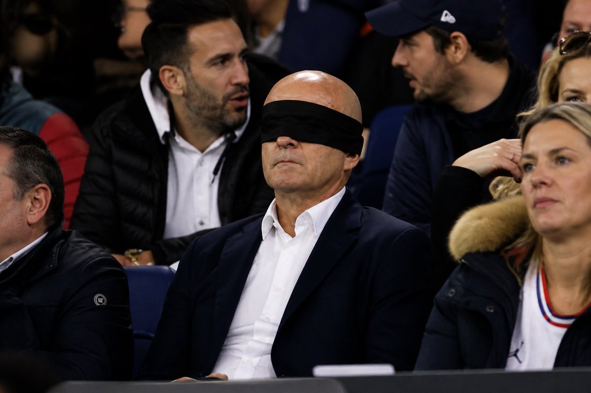 Guy Stéfan dans les tribunes du groupama hier