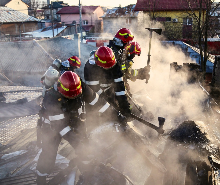 MApNRomania's tweet photo. 4 mai - Ziua Internațională a Pompierilor
Această zi onorează sacrificiul pompierilor care își riscă viața în misiunile de stingere a incendiilor🔥.
Le mulțumim pentru curaj, dedicare și le dorim sănătate şi La mulţi ani! https://t.co/kU0Yyog3nm