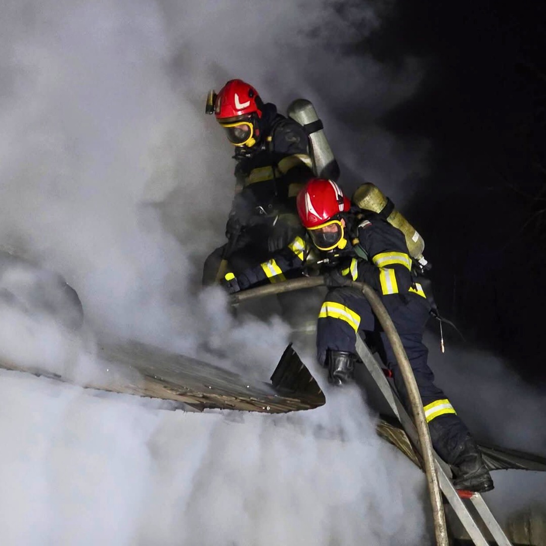 MApNRomania's tweet photo. 4 mai - Ziua Internațională a Pompierilor
Această zi onorează sacrificiul pompierilor care își riscă viața în misiunile de stingere a incendiilor🔥.
Le mulțumim pentru curaj, dedicare și le dorim sănătate şi La mulţi ani! https://t.co/kU0Yyog3nm