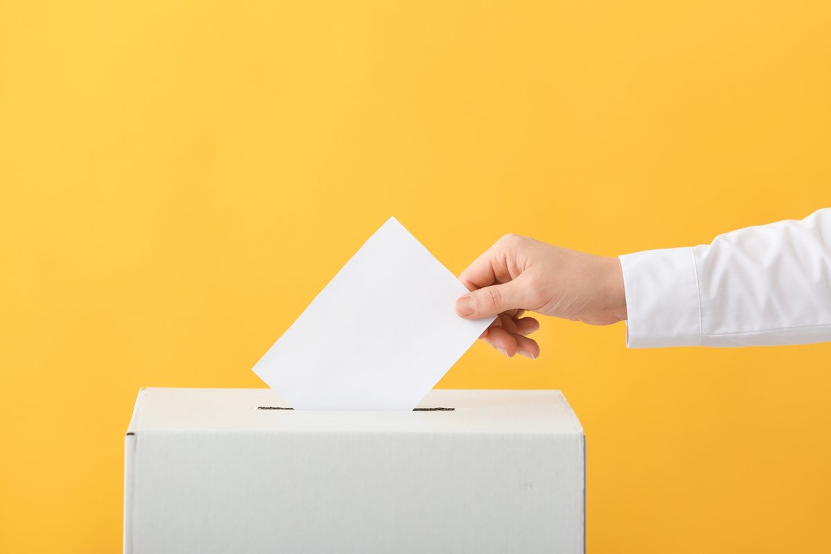 HPFT_NHS's tweet image. Your voice matters. This Thursday, there will be an election to decide who will represent your local government. If you have a mental health condition and are staying in hospital, 
you have the right to vote if you choose to. 

Learn more: hpft.nhs.uk/service-users/… #Voting