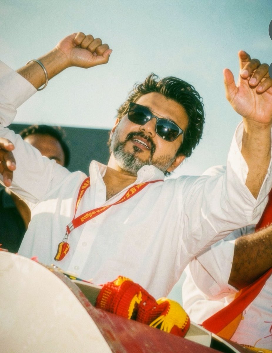 _faaaz's tweet photo. Unveiling the most handsome CM ever in Indian politics https://t.co/QokaHNqDw9