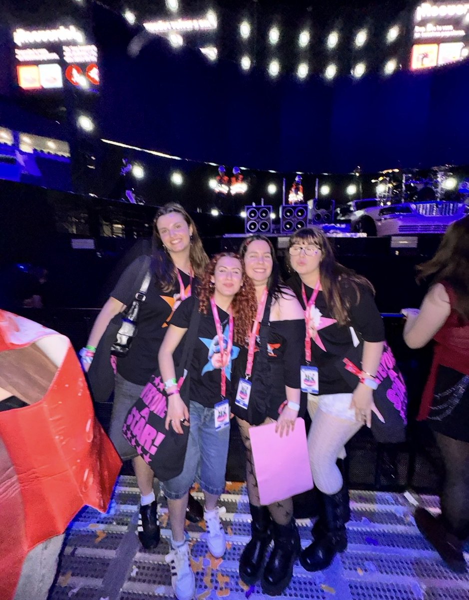 monitrad_'s tweet photo. EAS tour 🥹 can’t believe this was real
5sos were amazing in Valencia
thank you for this amazing weekend ❤️🤟🏻 https://t.co/Vmn98SAEn8