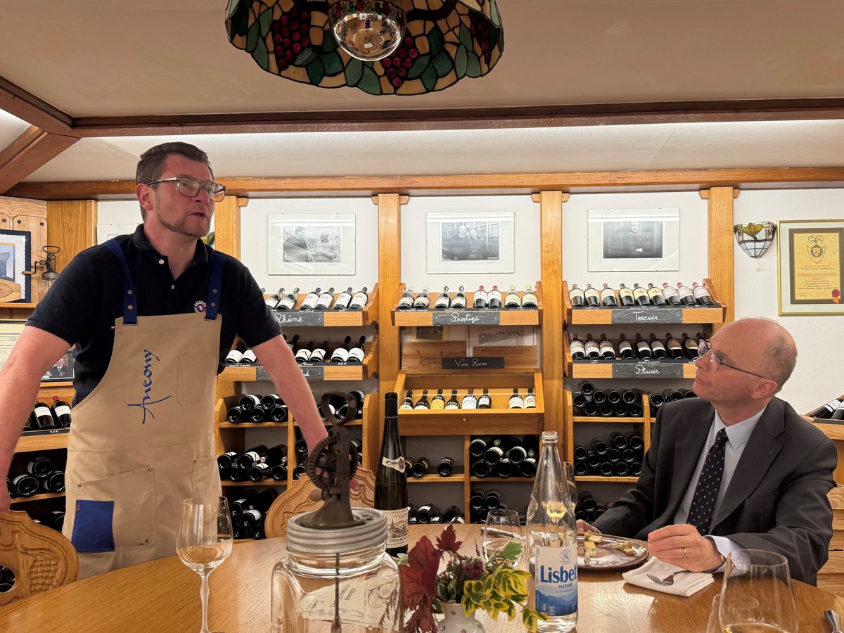 Image de Préfet du Haut-Rhin : Fromagerie Antony  

Implantée à Vieux-Ferrette, la fromagerie Antony fournit les plus  grandes tabl