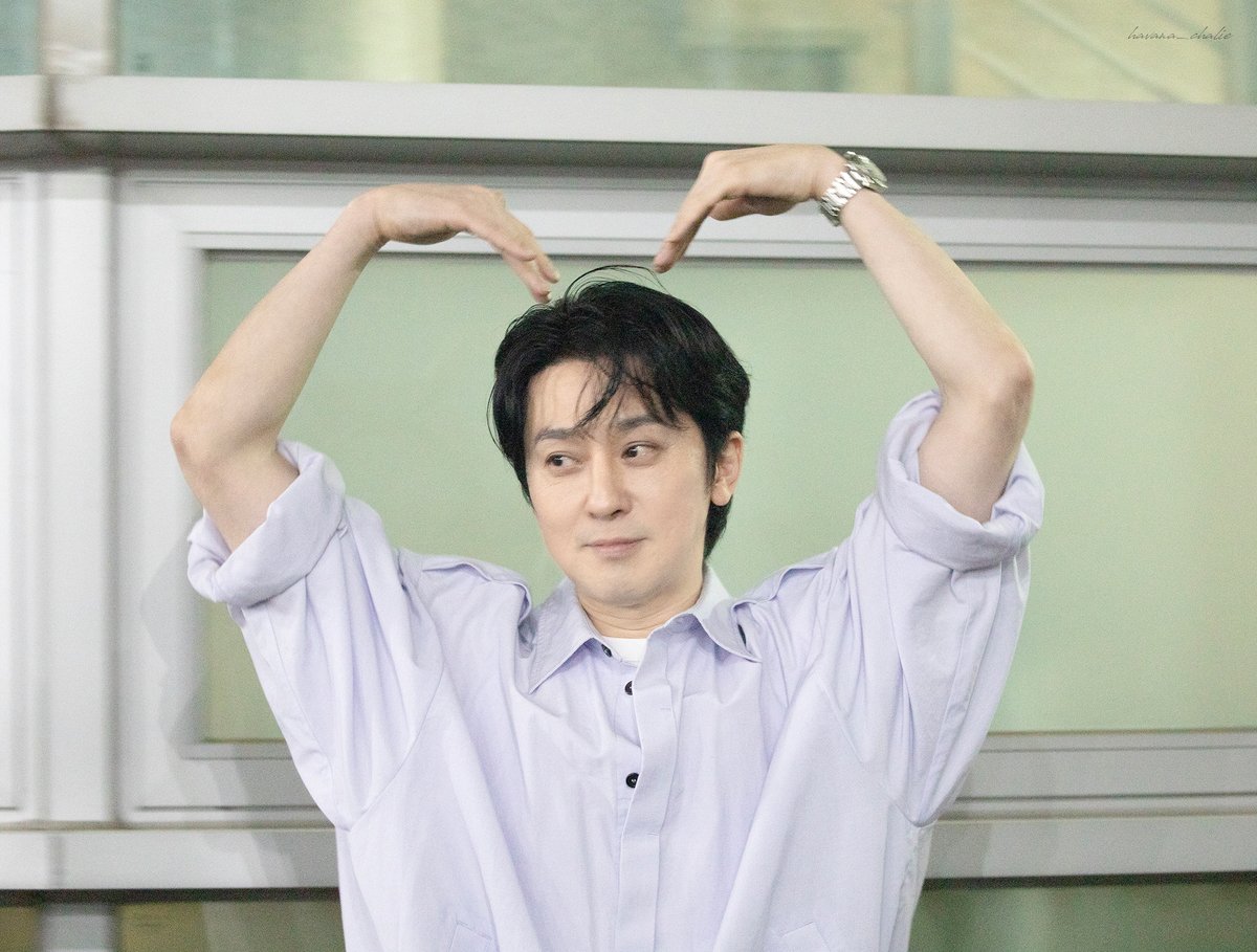 charlis_img's tweet photo. 260502 꿈다정 퇴근길 인사
#강필석 배우님

요정하세요♥ https://t.co/I76O650m3p