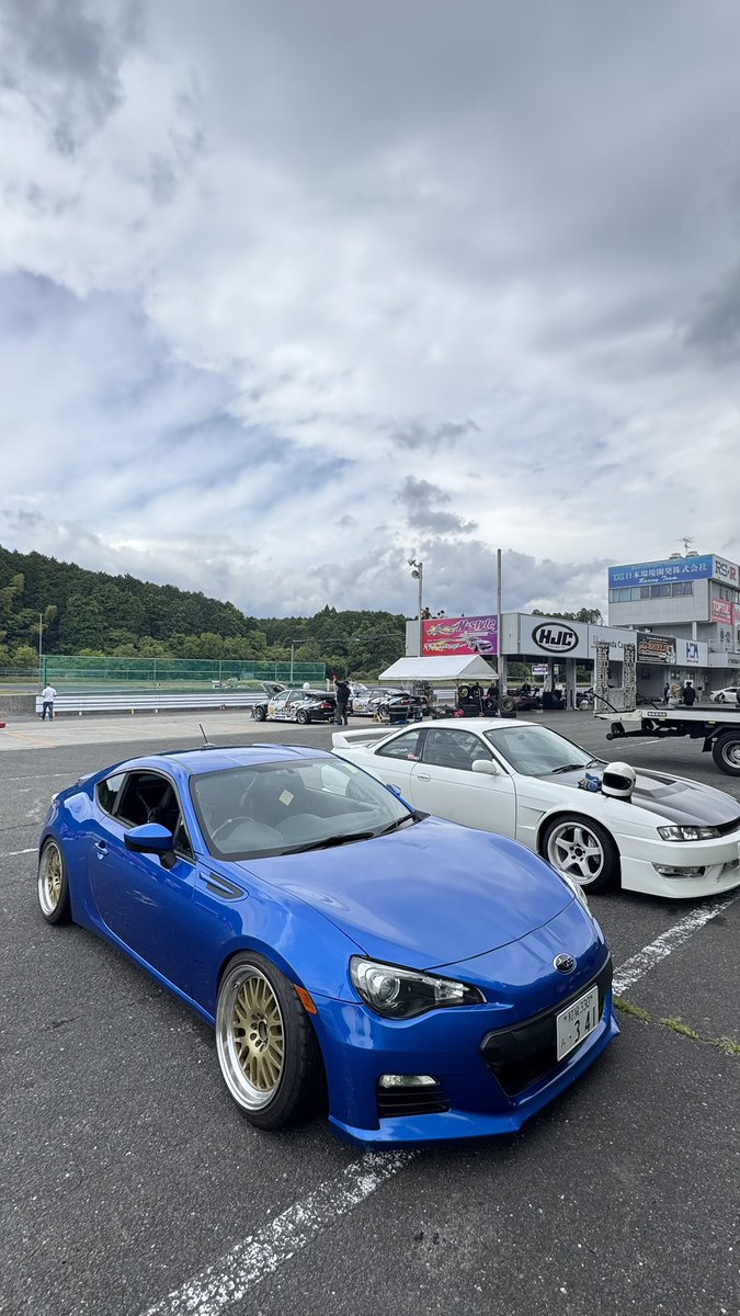 しふち tweet media