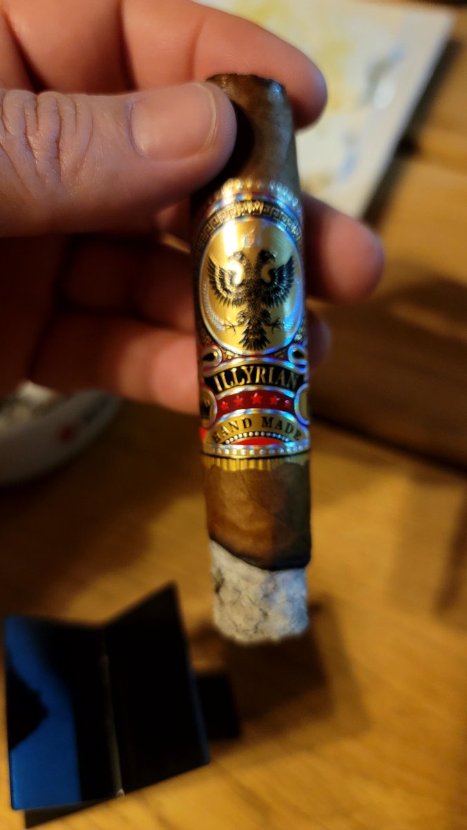 prengaadi's tweet photo. Torpedo Illyrian 52x4 1/2
#albania #Illyrians #illyriancigars https://t.co/378DRhU3ez