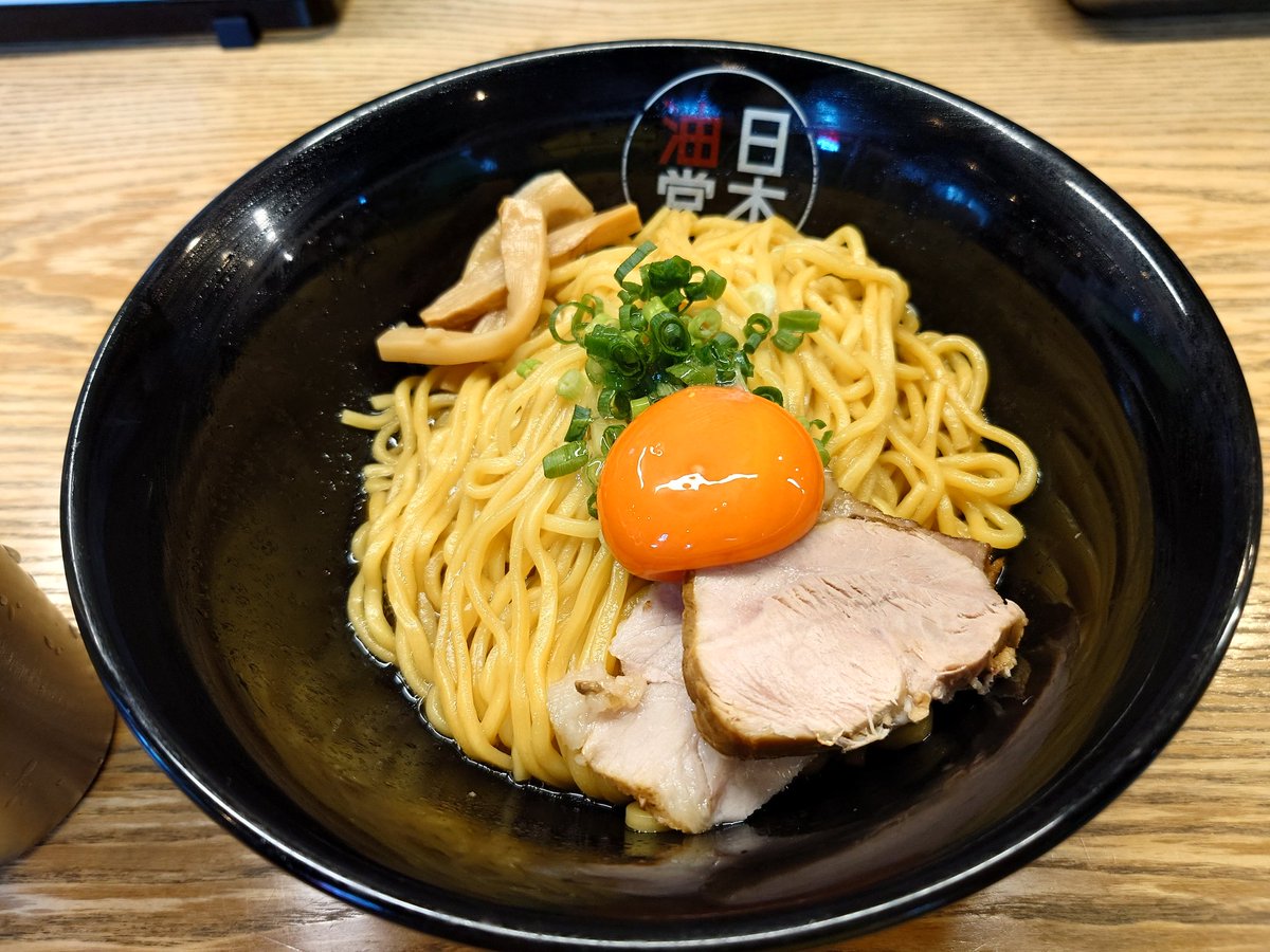 ロイ tweet media