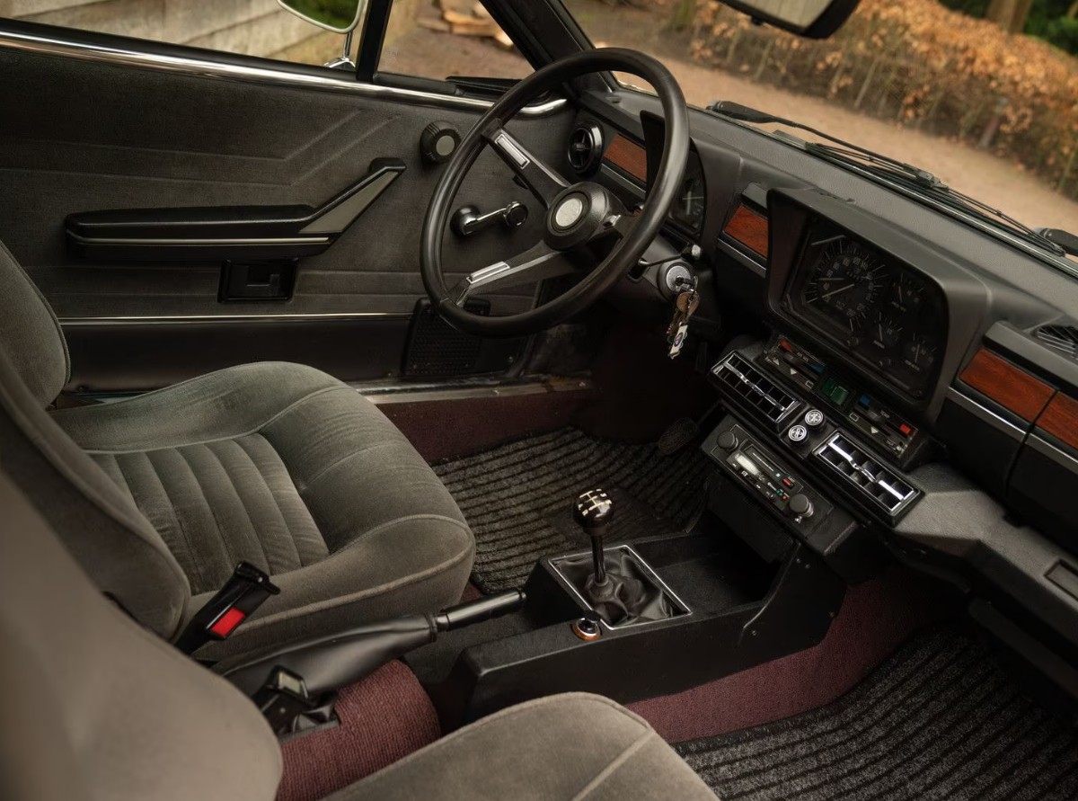 BuckRivera's tweet image. #AlfaRomeo Alfetta GTV 2000 (1977)
(OOˋ⎻⎻⎻⌵⎻⎻⎻ˊOO)
Soundtrack: Giorgio Moroder – Chase
wimprins.nl/classics/aanbo…
