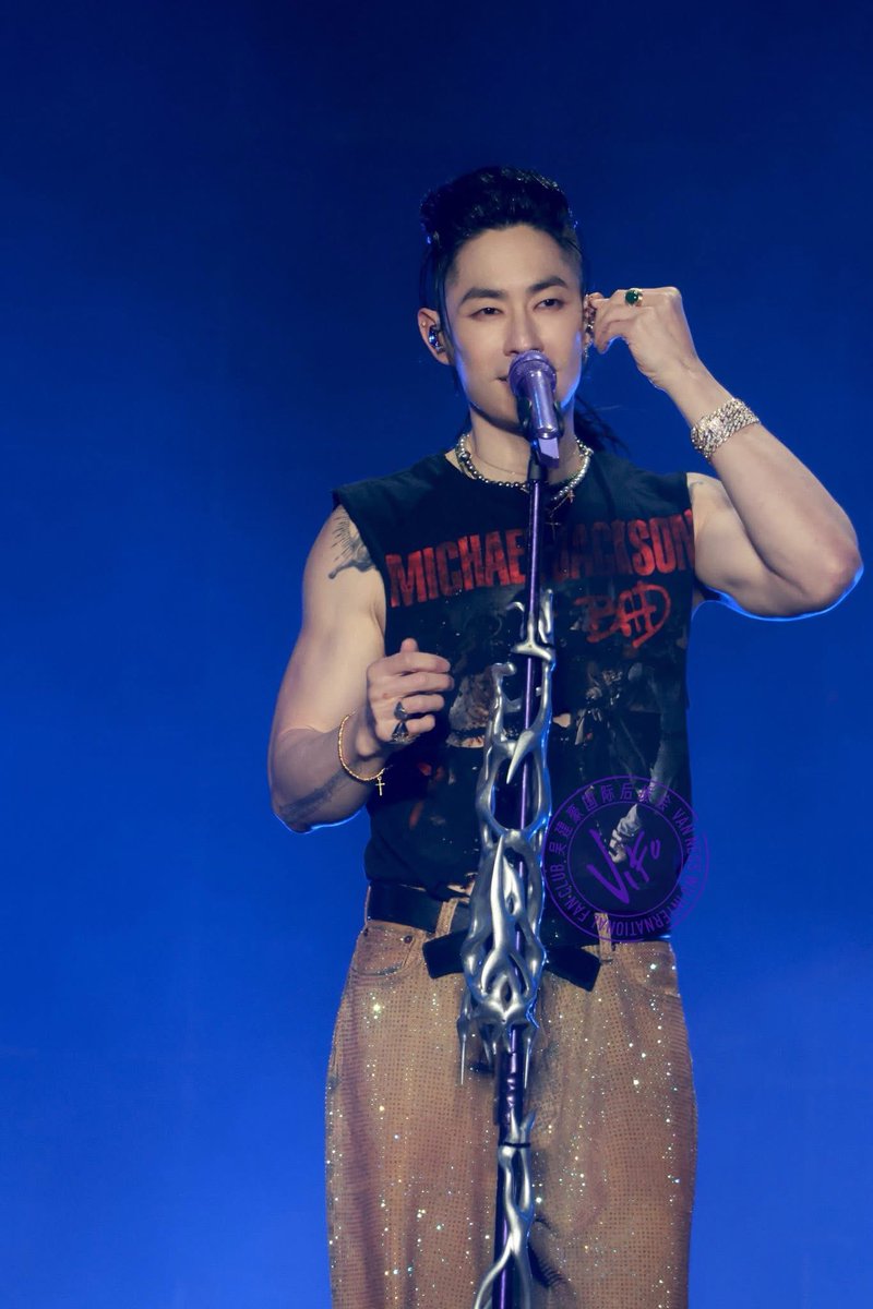VANNESSWU_VIFC's tweet photo. 2026.05.03 📍天津 ·音樂節🎤

 @VanNessVanWu 🕺🏻 吳建豪

帶給我們真誠～有愛～完美的舞台
🫶🏻你是最棒的🫶🏻 https://t.co/SELCnDaOSy