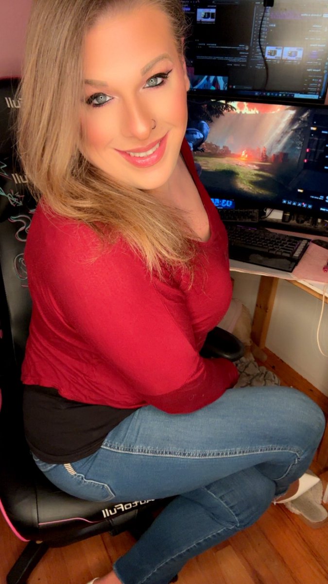 YoGirlKillz's tweet image. 🔪  SURVIVOR PRINCESS ERA

😳 my teammates left me… AGAIN… I have trust issues now

🔴 Going live with Dead By Daylight 

😘 twitch.tv/yogirlkillz

😘 kick.com/yogirlkillz 

#Twitch #KickStreamers #TwitchStreamers #DeadByDaylight #DBD #GirlGamer