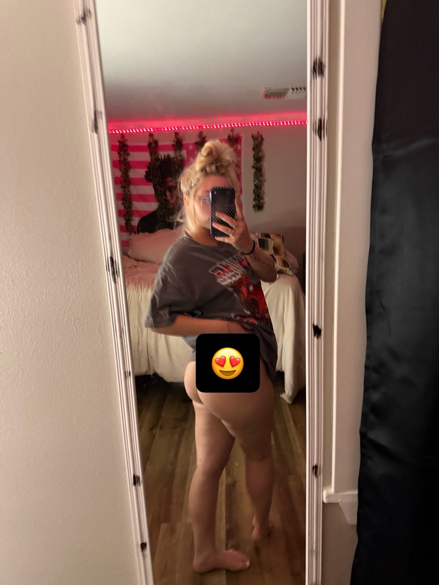 therealbre011's tweet photo. Dm me baby😉 #whosbuying https://t.co/RicjLxHSPF