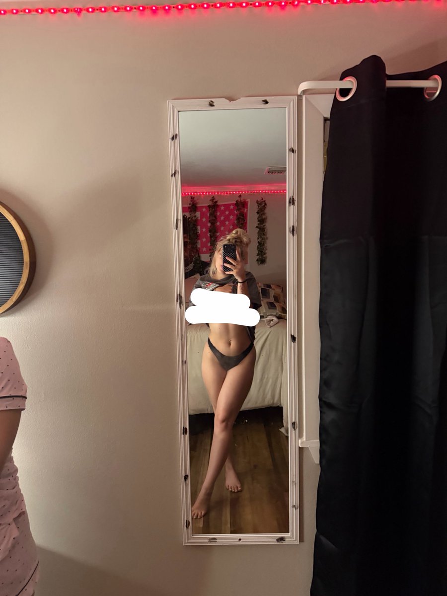 therealbre011's tweet photo. Dm me baby😉 #whosbuying https://t.co/RicjLxHSPF