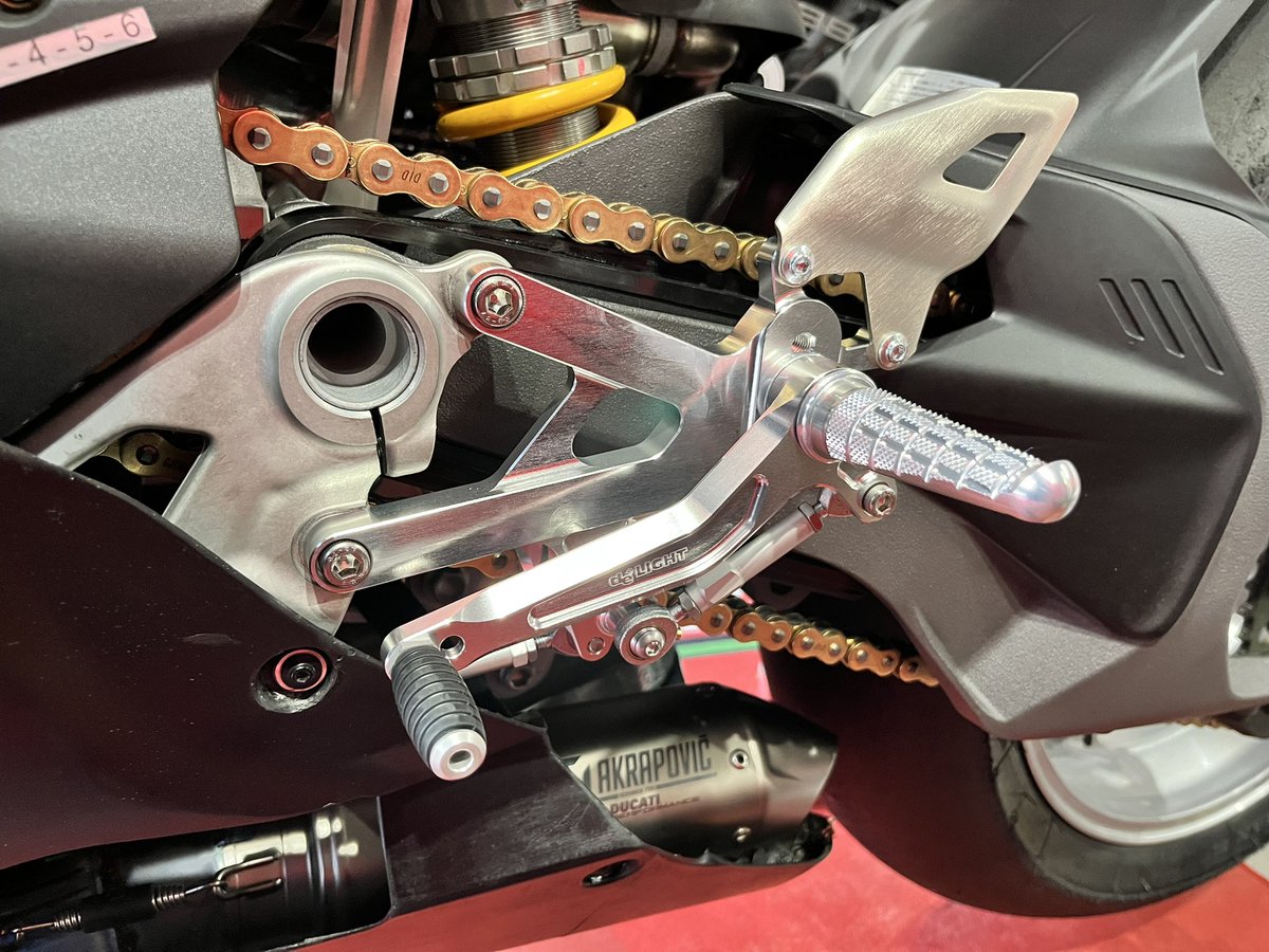 MAX desmo tweet media