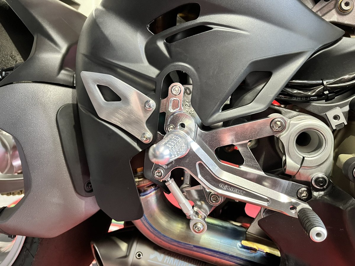MAX desmo tweet media