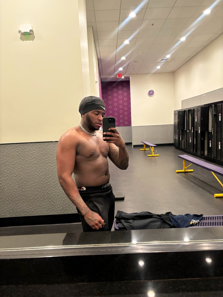 khyysinc01's tweet photo. latest update on life.
•
•
•
•
#LIFEisART #transman #philly #trendingposts #lifestyle https://t.co/Iu1rozBmIi