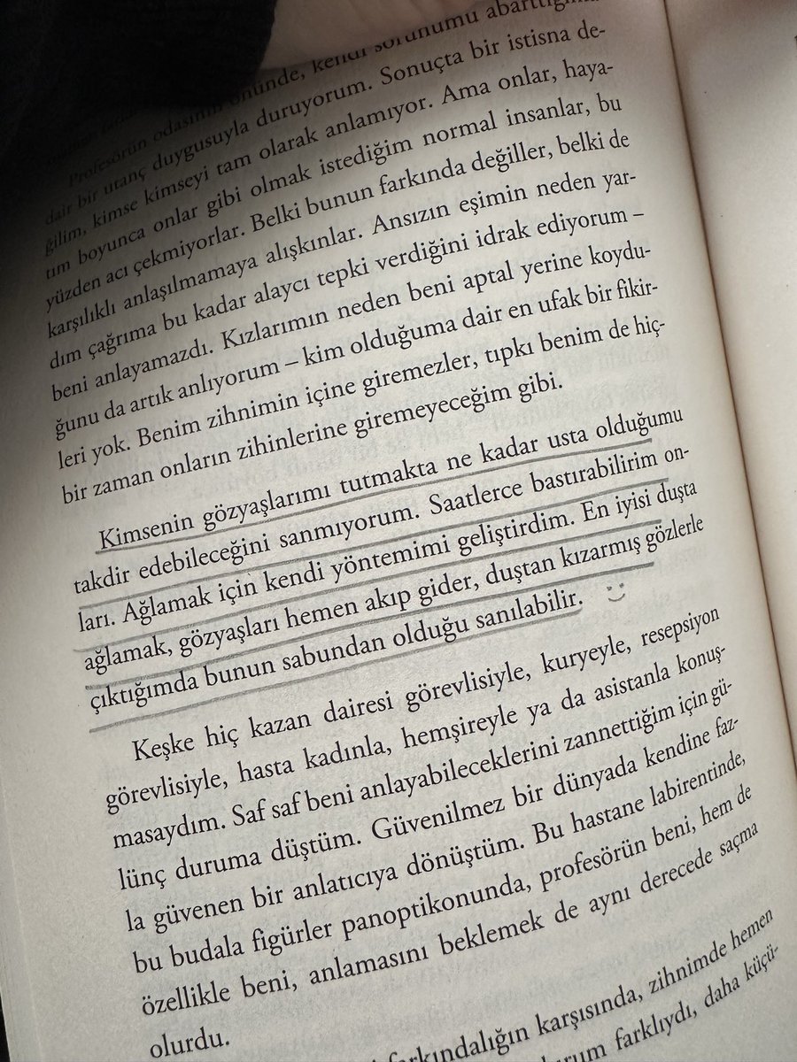 ayemzena's tweet photo. çok güzel kitaptın https://t.co/CSq3FM06jC